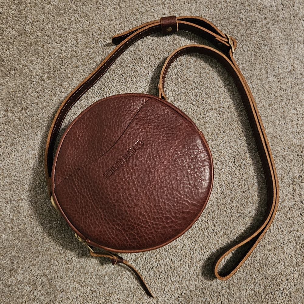 Portland Leather Small Circle Crossbody- Brown Nutmeg